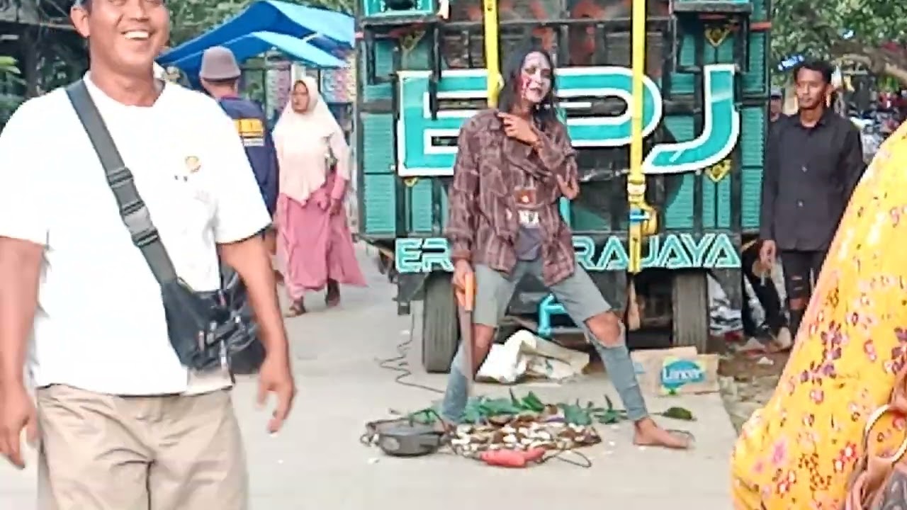 Sulap atraksi singadepok ERI PUTRA JAYA #singadepok #trending #trendingvideo #viral #berandayoutube 