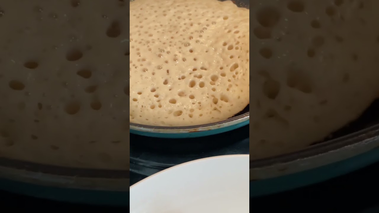 When do you flip a pancake? #howtomakepancakes #pancaketiming #flapjacks
