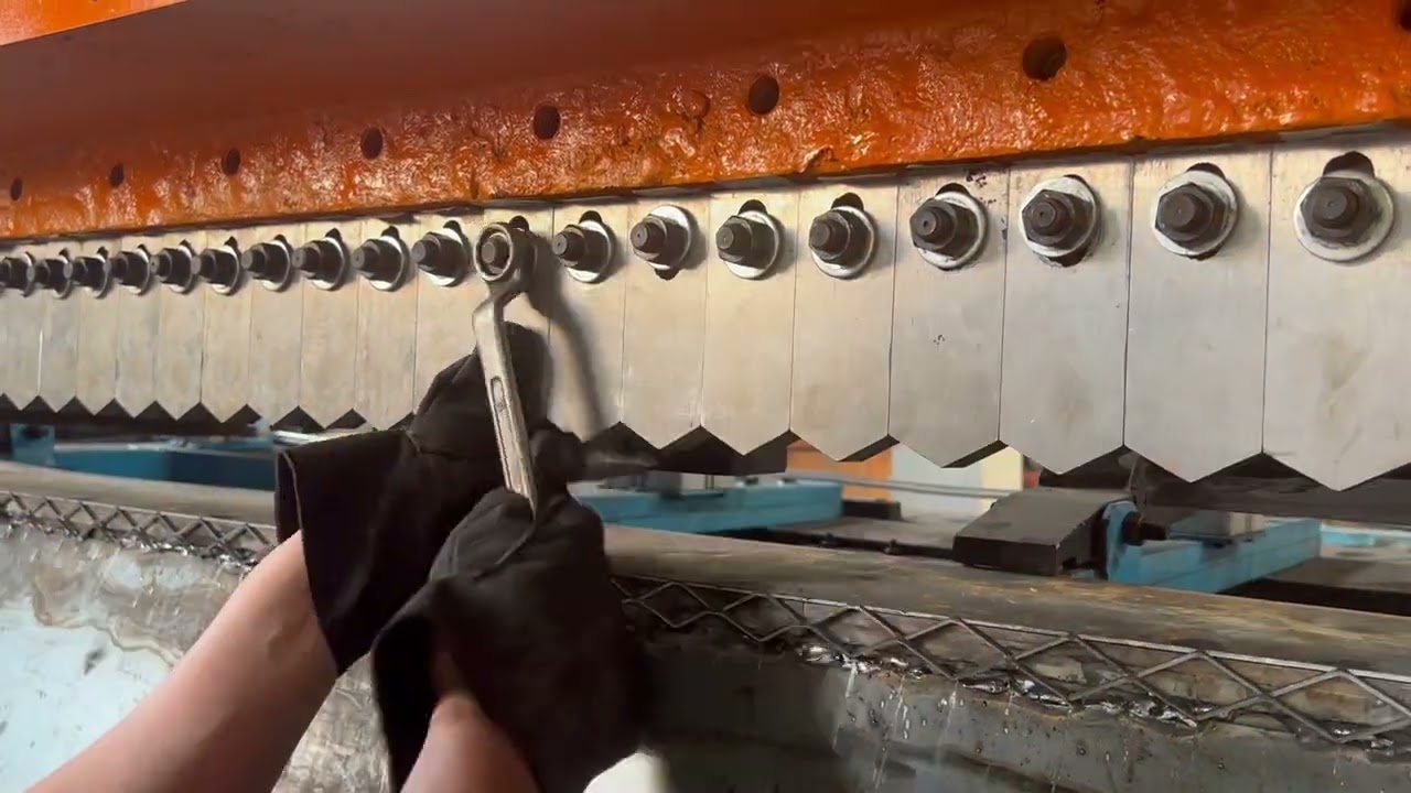 How to solve problem in Expanded Metal Machine