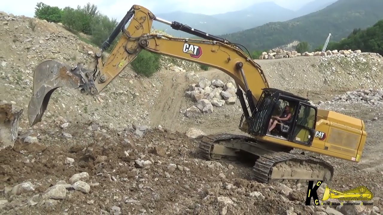 CATERPILLAR 352 EXCAVATOR Stone Block Extraction IACONCIG Quarry #caterpillar #excavator #quarry