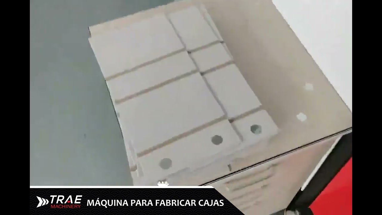 Máquina para fabricar cajas de cartón