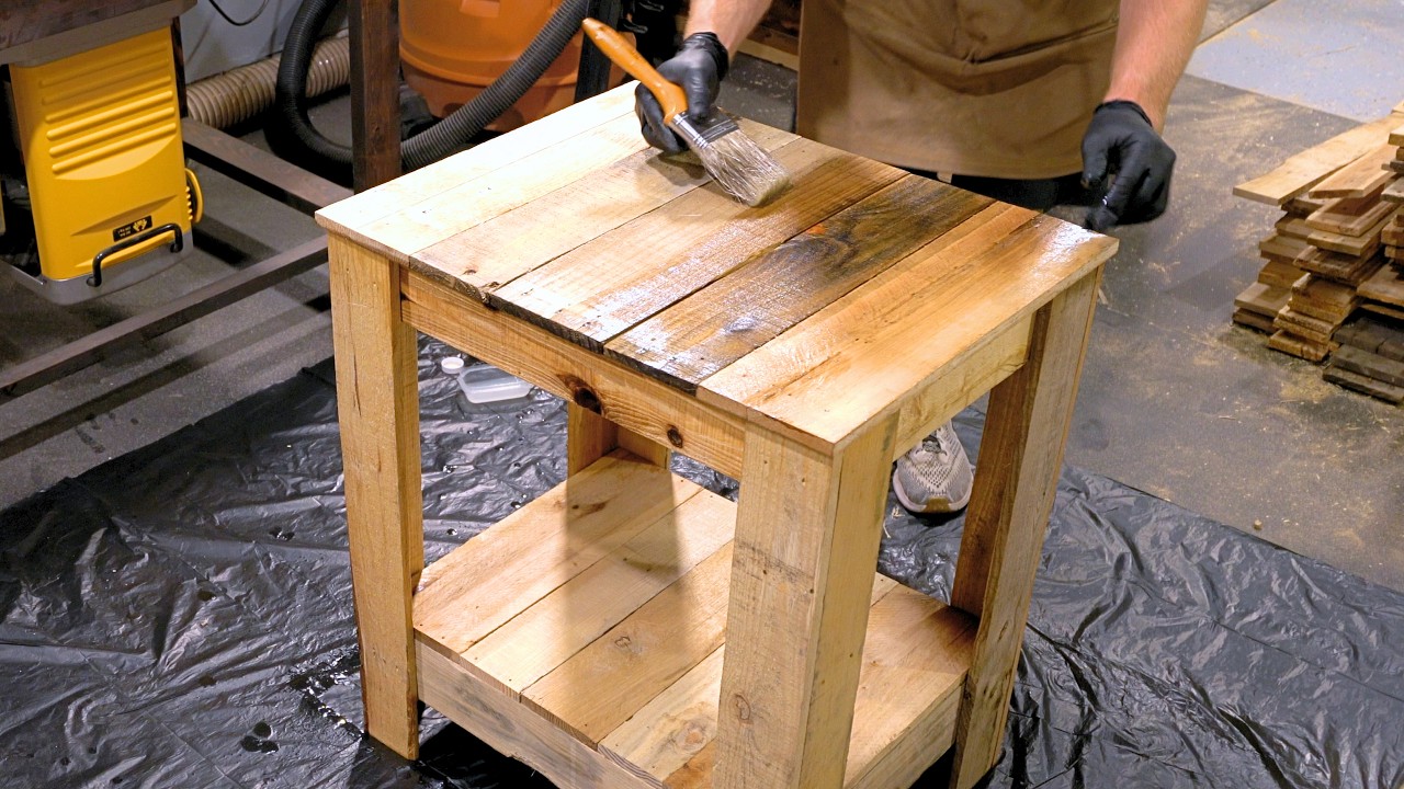 How to Build FARMHOUSE Style Nightstands from pallet wood