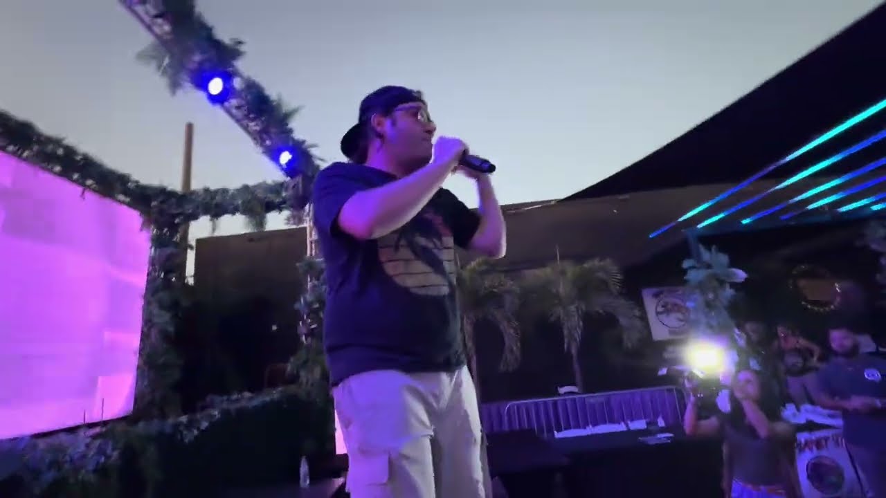 DCoop &ndash; SuperNova Light (LIVE in Miami) 🌴✨ | High Vibe Hip-Hop