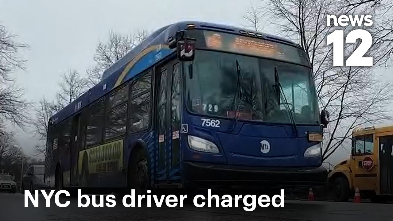 Водителя автобуса MTA обвиняют в том, что он ударил 16-летнего подростка по лицу в Бруклине | New...
