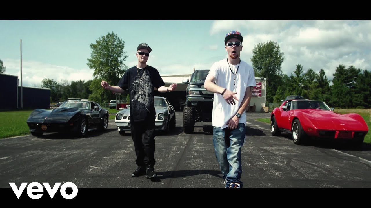 TwinTerror - Just Do It (Official Music Video)