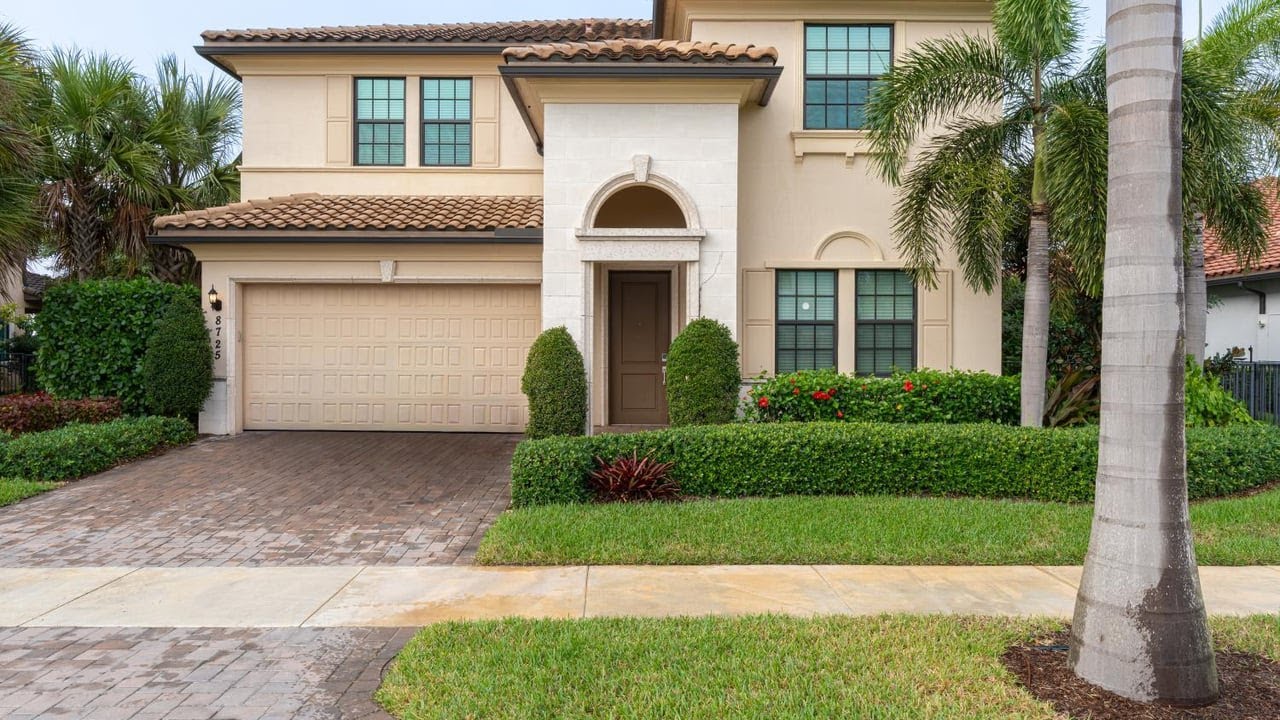 8725 Parkland Bay Dr, Parkland, FL