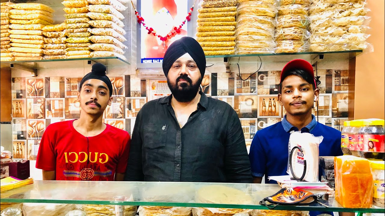 Wow!!! Most famous papad and Achaar store in Varanasi | Sardarji papad wale| Harshiv Vlogs