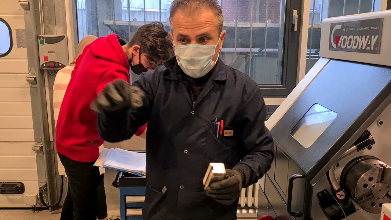 CNC TORNA TEZGAHININ AYNA AYAKLARININ DEĞİŞTİRİLMESİ