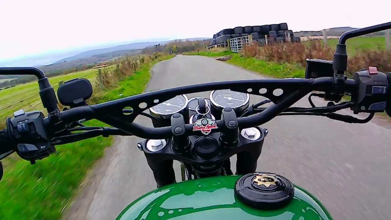 Running in a BSA Goldstar 650cc Custom Scrambler #bsagoldstar650