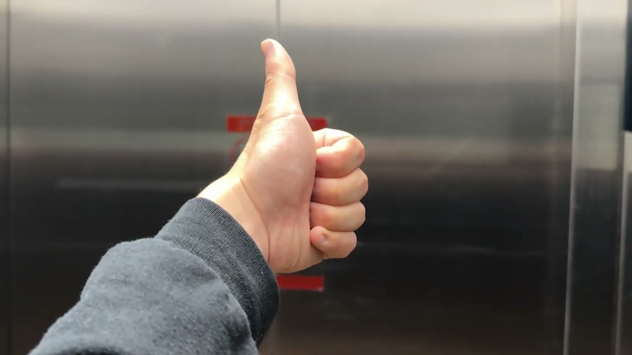 MUSICAL Bell! Sadly Modded Hitachi Traction Service Elevator at CITIC Hotel in Beijing, China