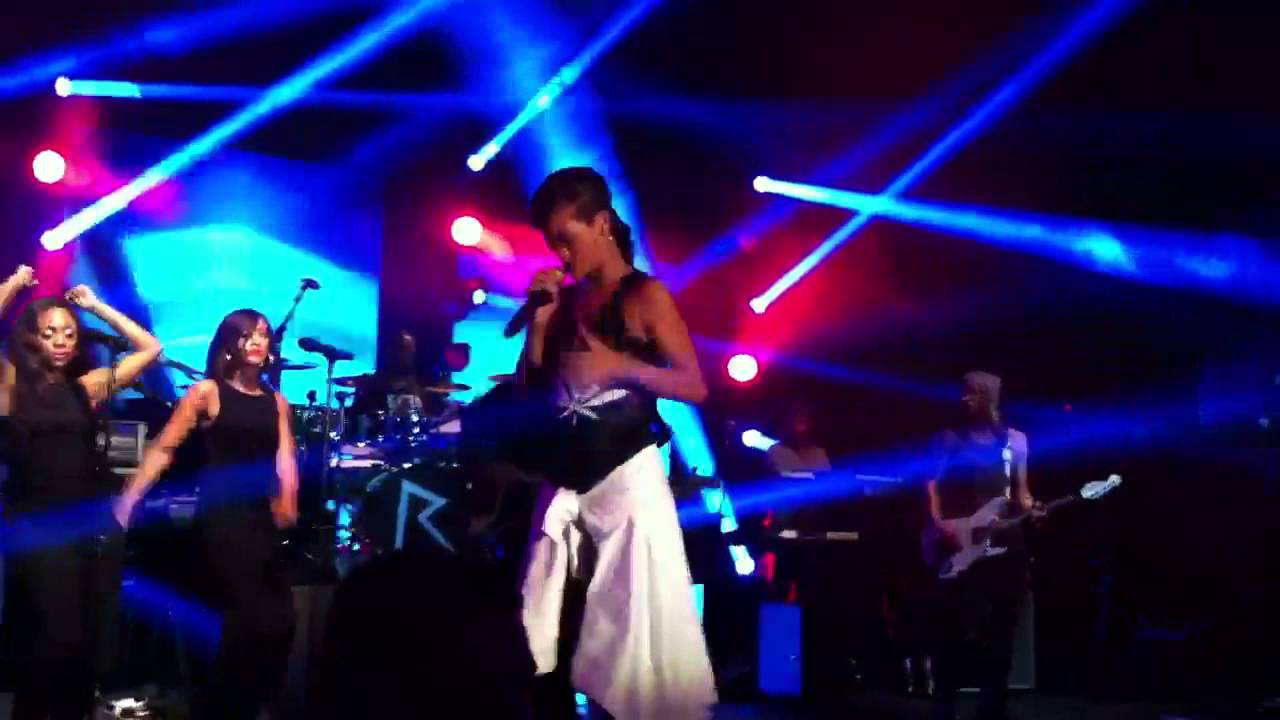 Rihanna - Man Down - LIVE at E-WERK, Berlin