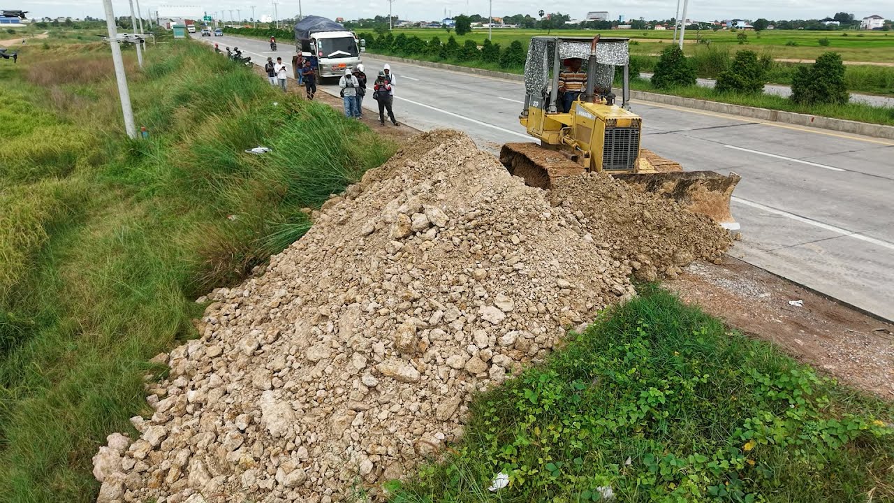 Starting New Landfill Task! Good Work of KOMATSU Bulldozer Push Soils With Team Trucks 5t Process