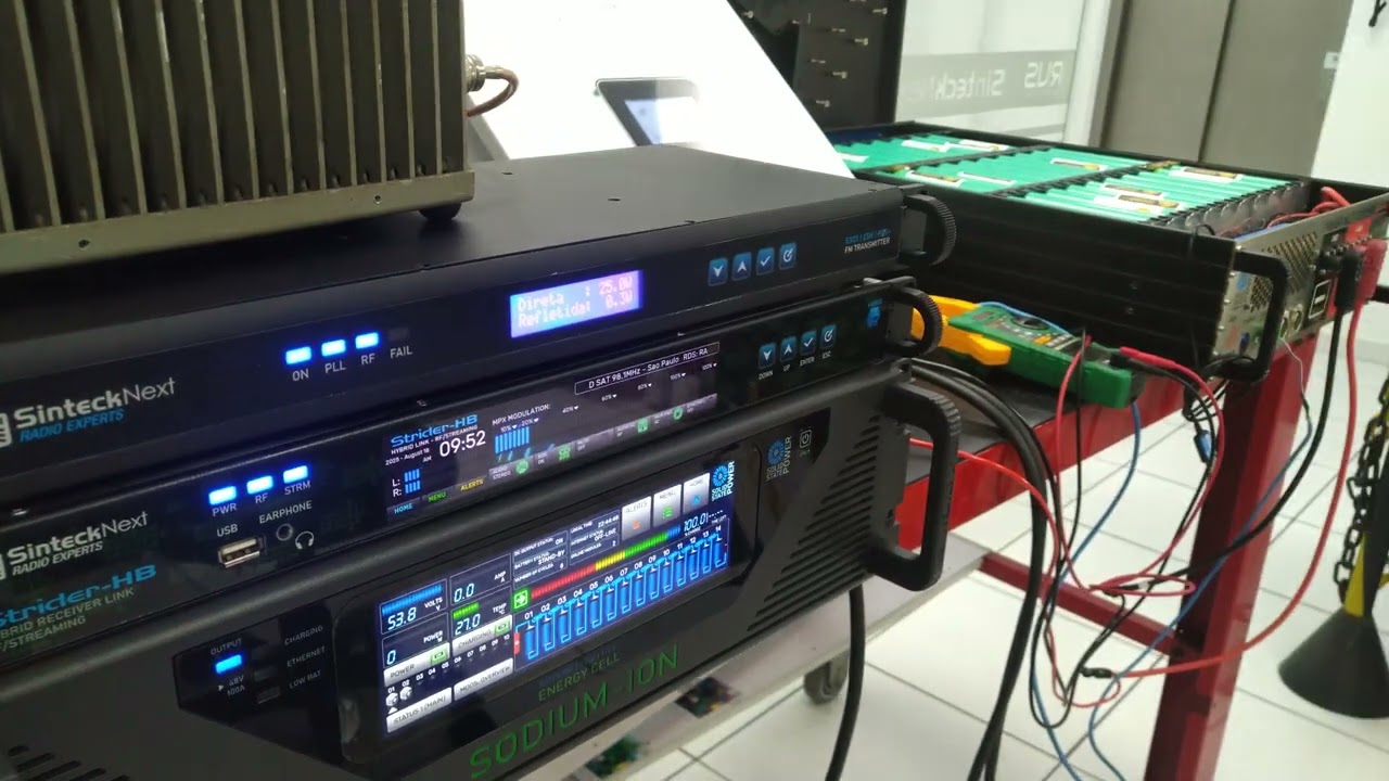 Transmissor de FM 100% com a alimentação painéis solares e bateria. Sistema off-gride.