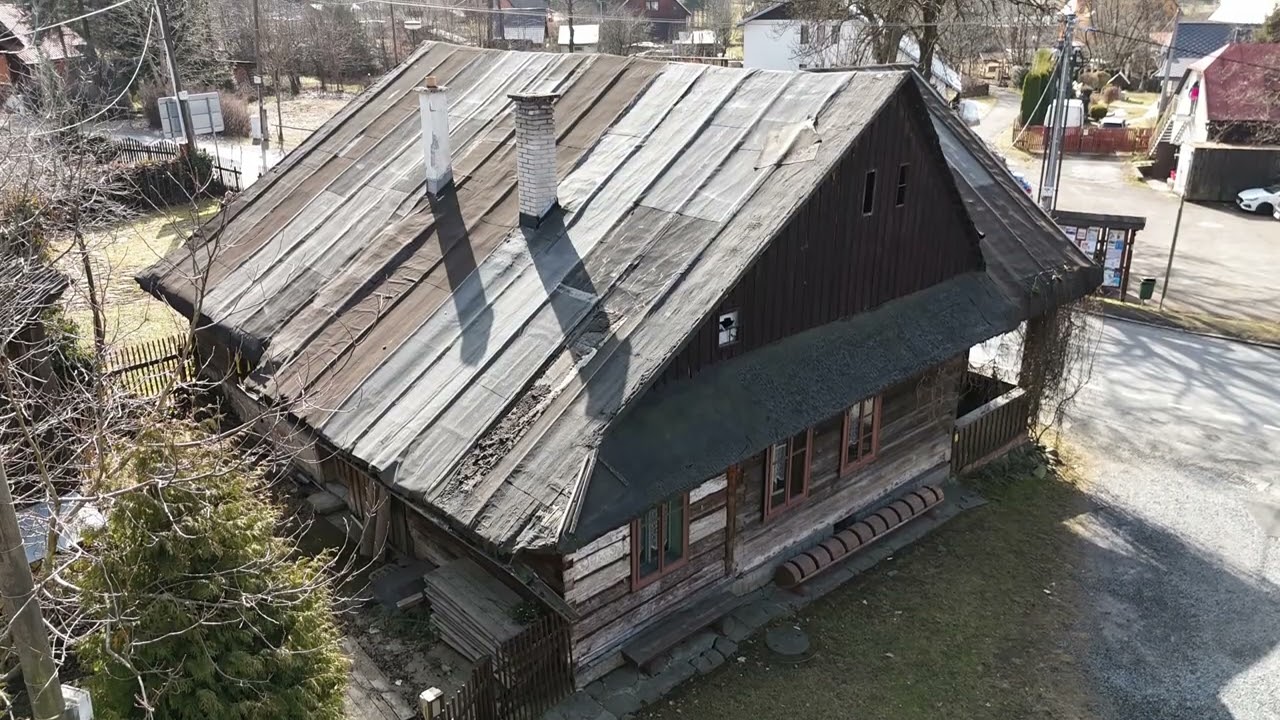 Velké Karlovice a Orságův dům z ptačí perspektivy