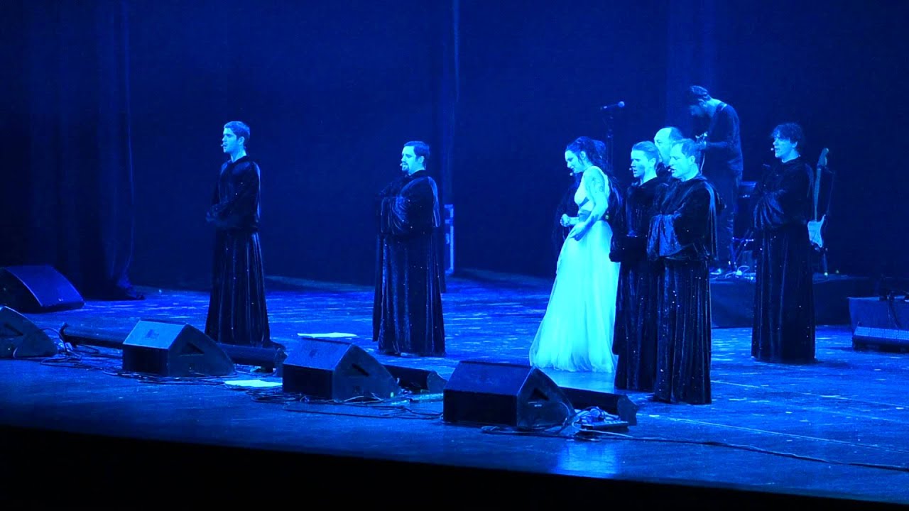 Gregorian & Amelia Brightman – Moment Of Peace (live in Crocus City Hall 10 january 2015)