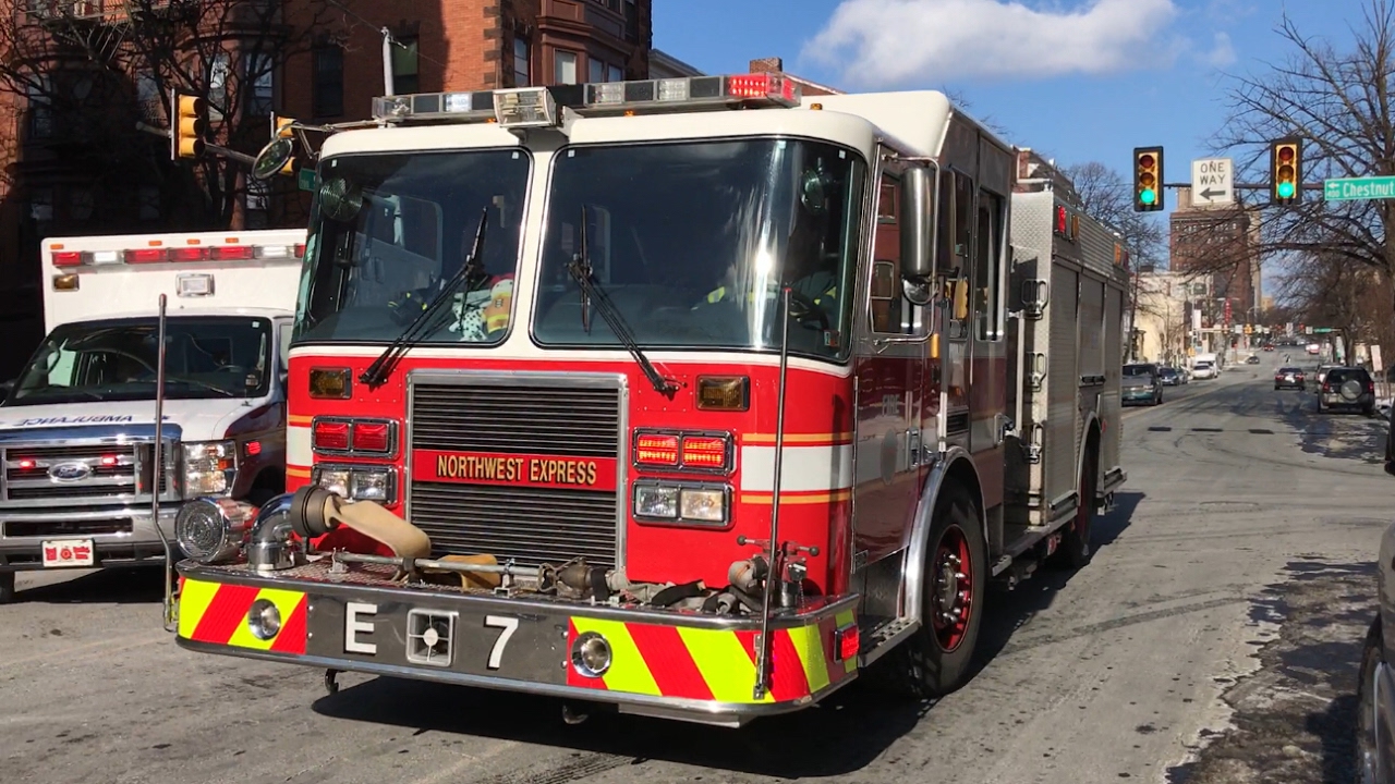 Reading Fire Department Full Box Response E3 E1 E7 T1 L1 R1 C2 C9 M2 1/8/17