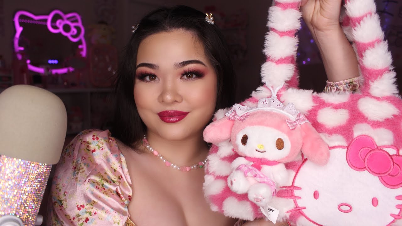 ASMR What's In My Bag 💗