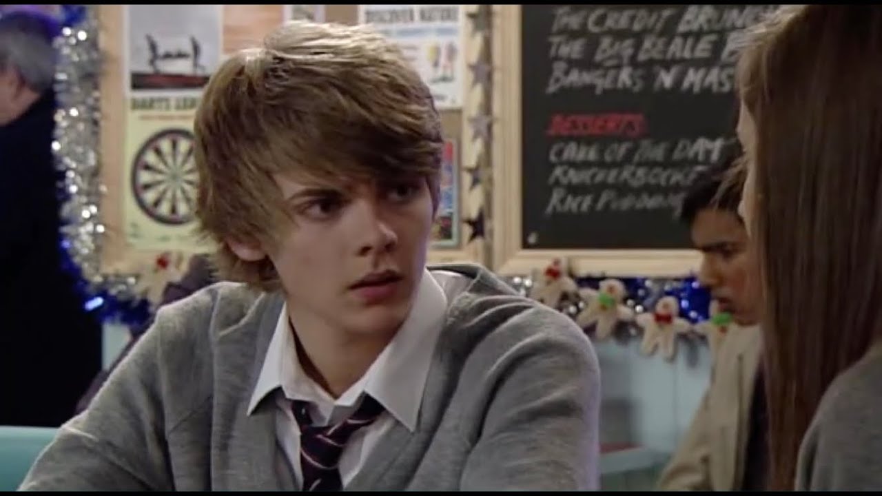 EastEnders - Lauren Branning Breaks up With Peter Beale (5th January 2010)
