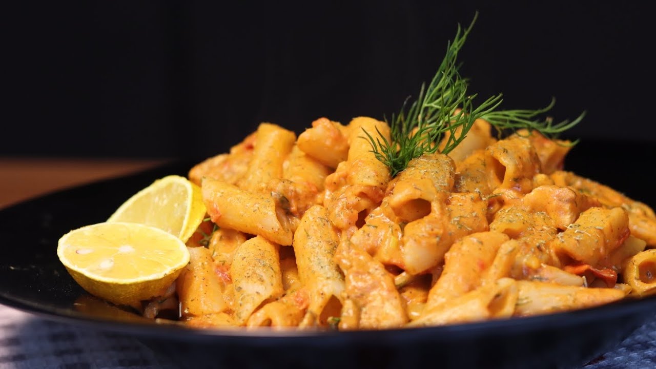 Creamy Tomato Pasta with Crispy Chicken | Easy and Delicious Recipe🍅🌿