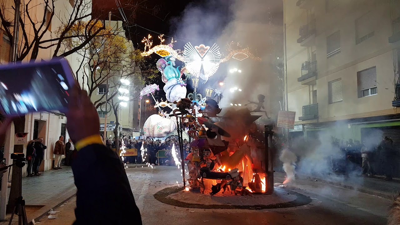 Arderea, &rdquo;La Crema&rdquo;, Falla Inf&aacute;ntil Duque de Gaeta-Pobla de Farnals, Las Fallas, Valencia, 2019