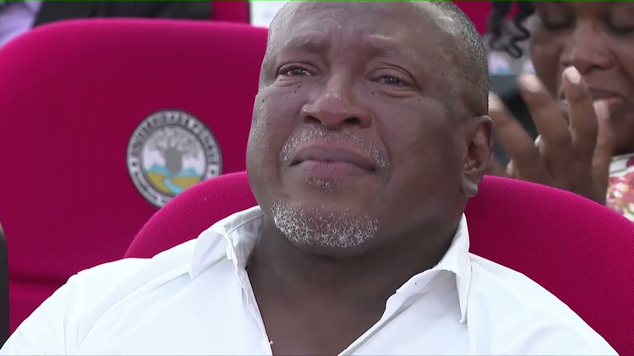 Chiquinho Conde distinguido:Treinador é doutor honoris causa pela UNIPÚNGUÈ