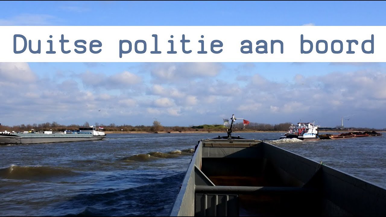Laden Kalkar en Duitse politie aan boord