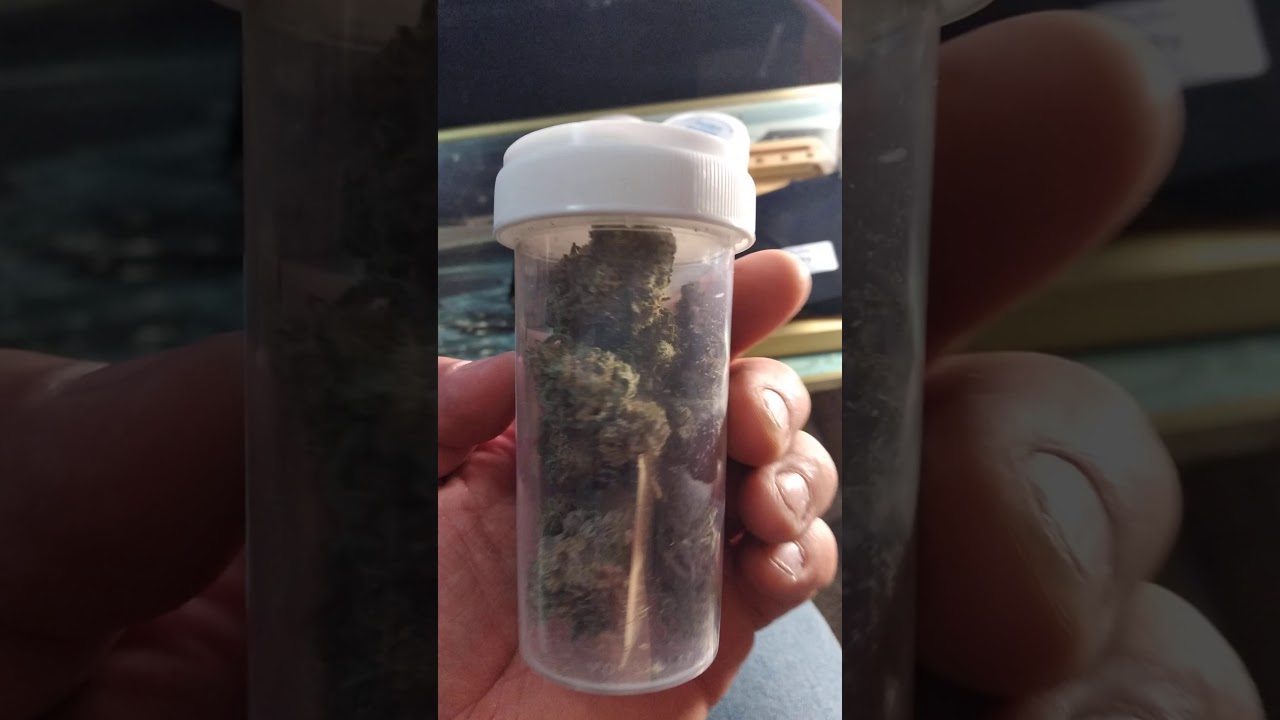 Unboxing fr West Coast Cannabis Craft