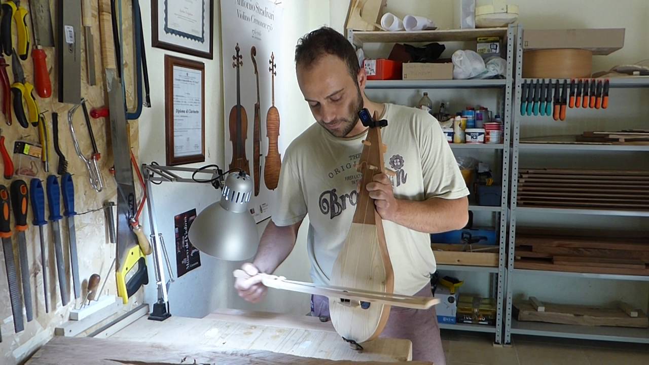 La liuteria di Andrea Verdiglione - Accordatura della Lira calabrese