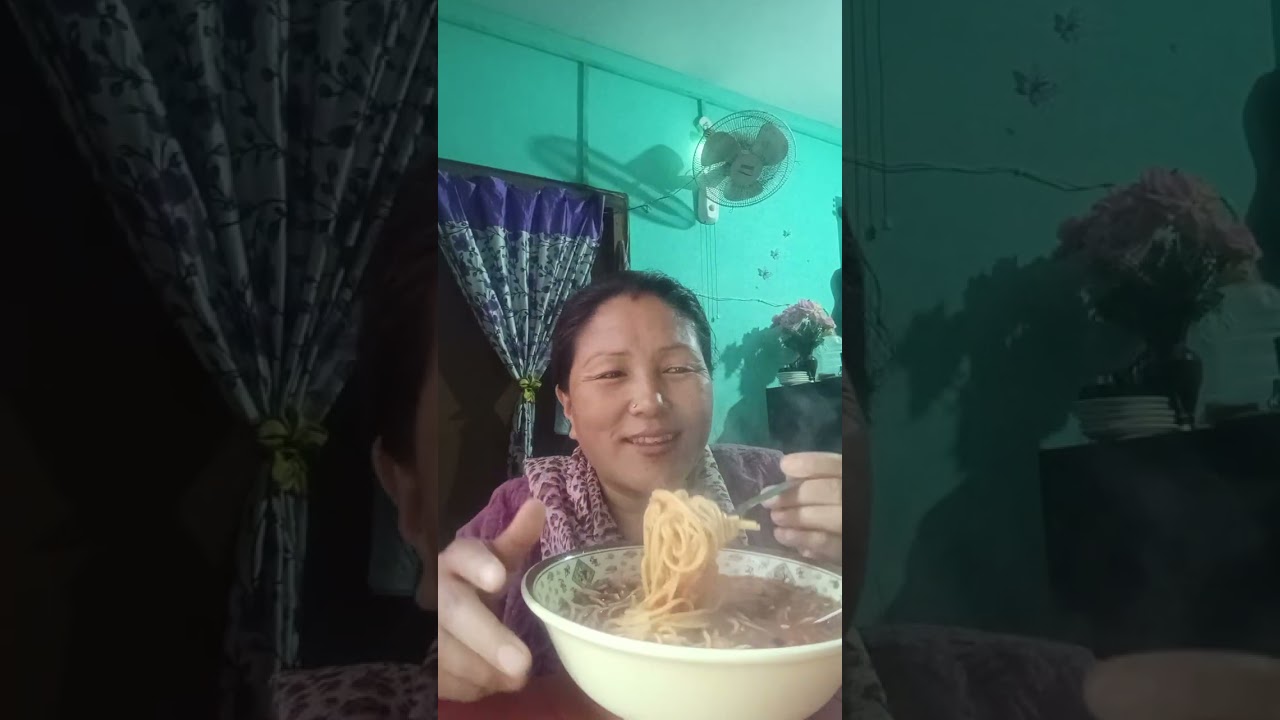 Garam garam noodles hot soup 🍲🤤😋