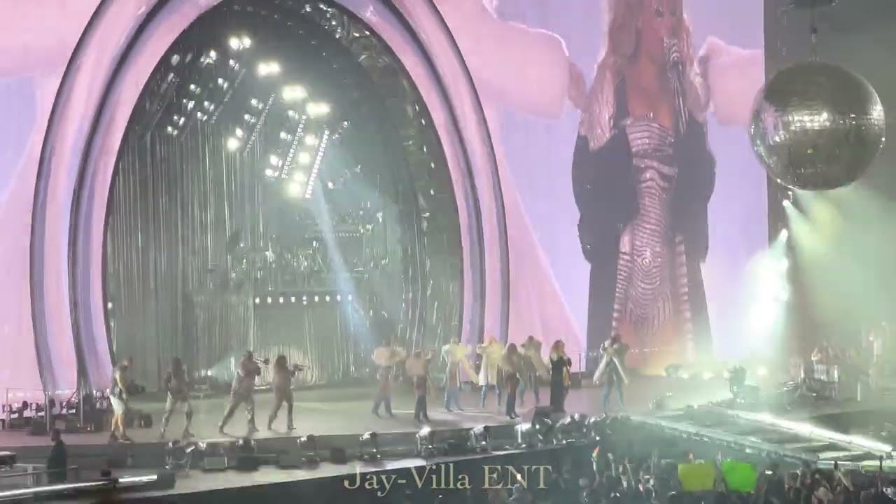 Beyonce - Crazy in Love Renaissance World Tour STL 8-21-23
