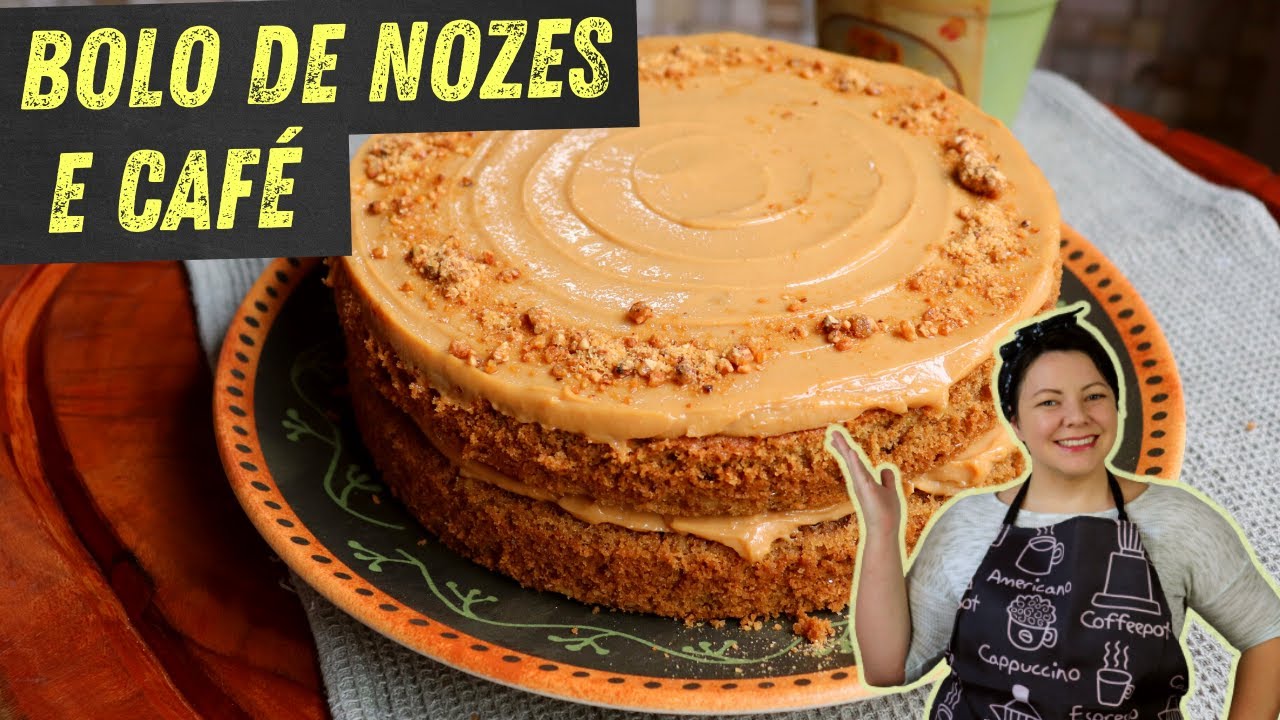 Bolo de Nozes e Café, recheado e coberto com creme de Doce de leite | Priscila Piardi