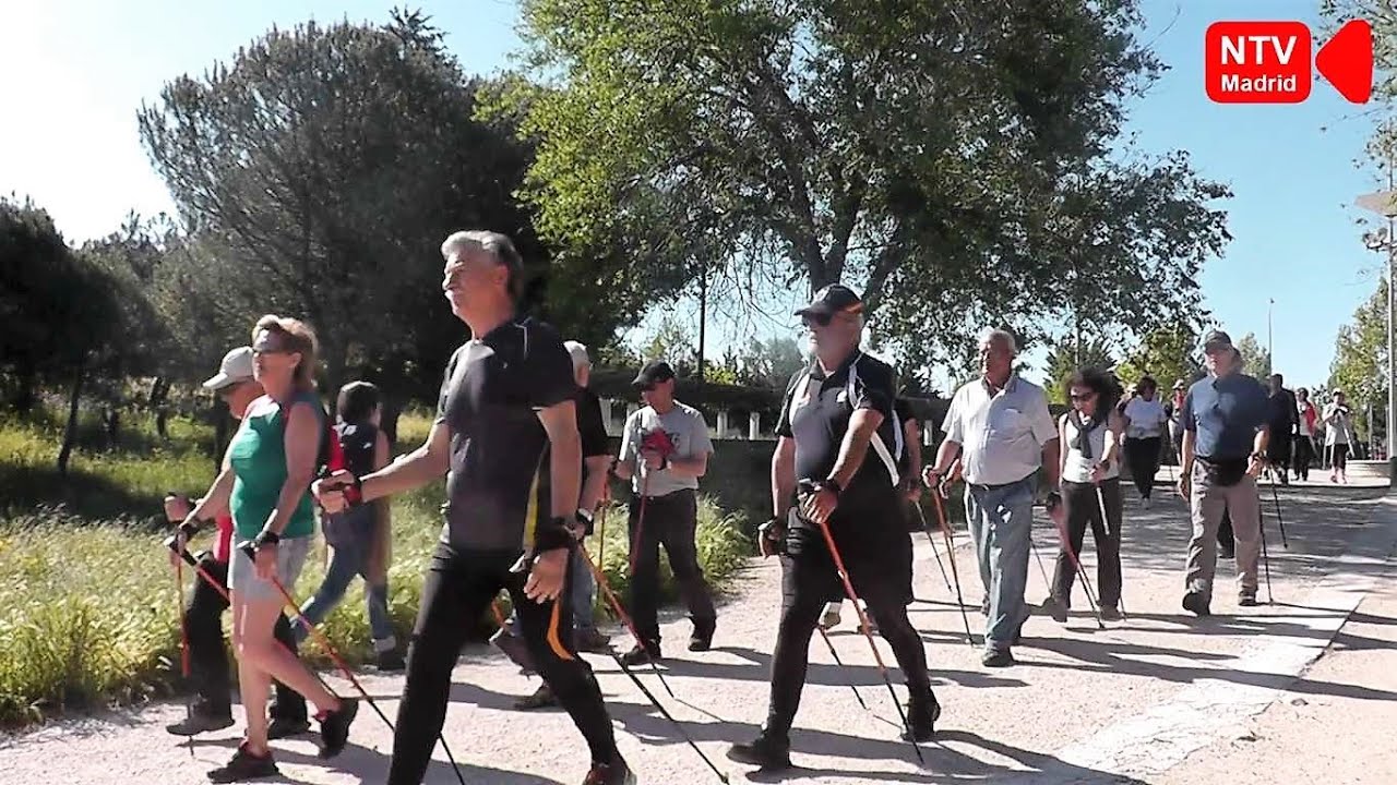 MARCHA NÓRDICA: DEPORTE Y TERAPIA PARA MAYORES