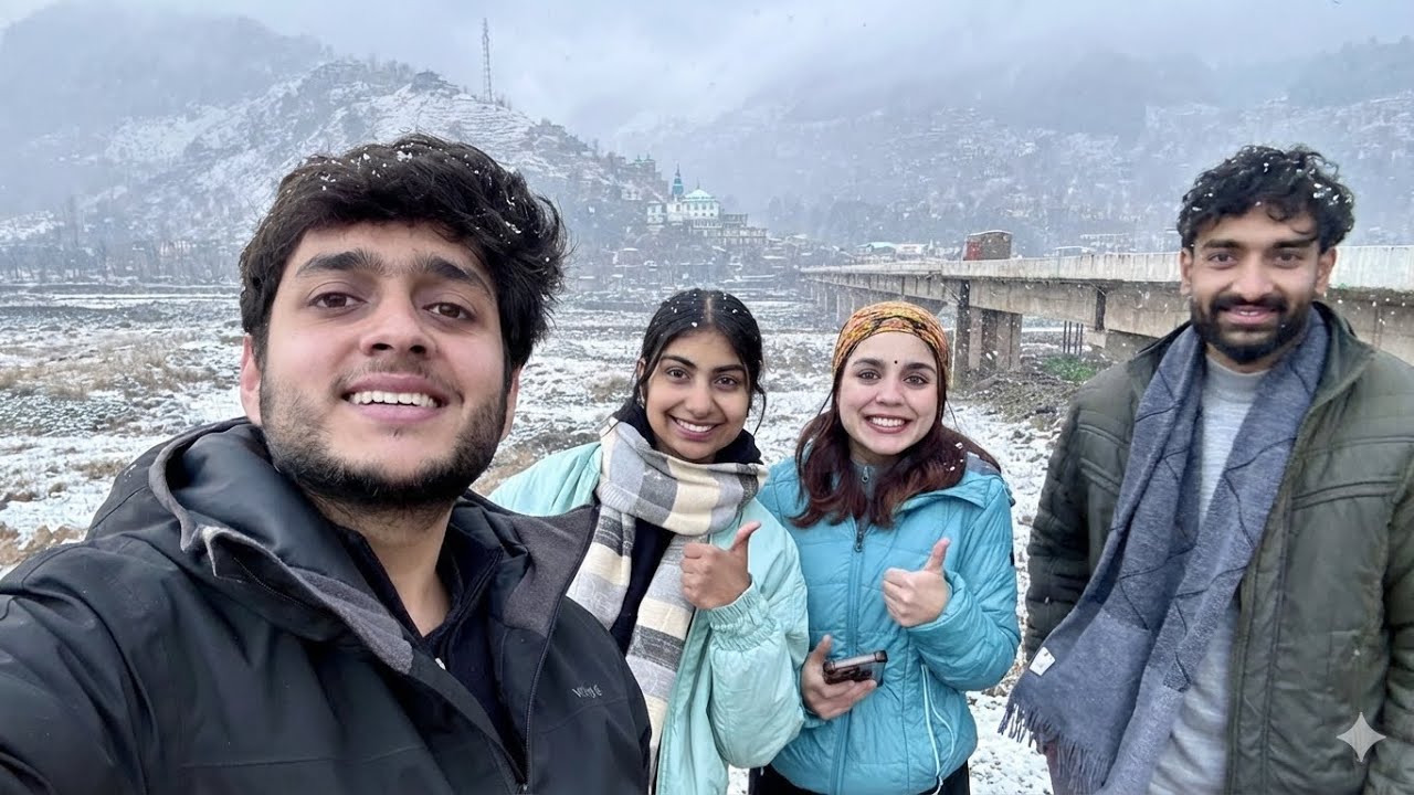 Finally 😍 15 Years baad Poonch mein Snowfall hua!!! ☃️❄️