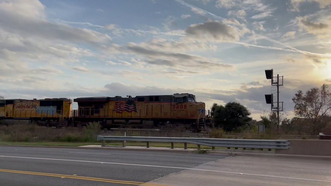 Railfanning in College Station, TX at Texas A&M University - December 15, 2021 (Union Pacific w/ HU)