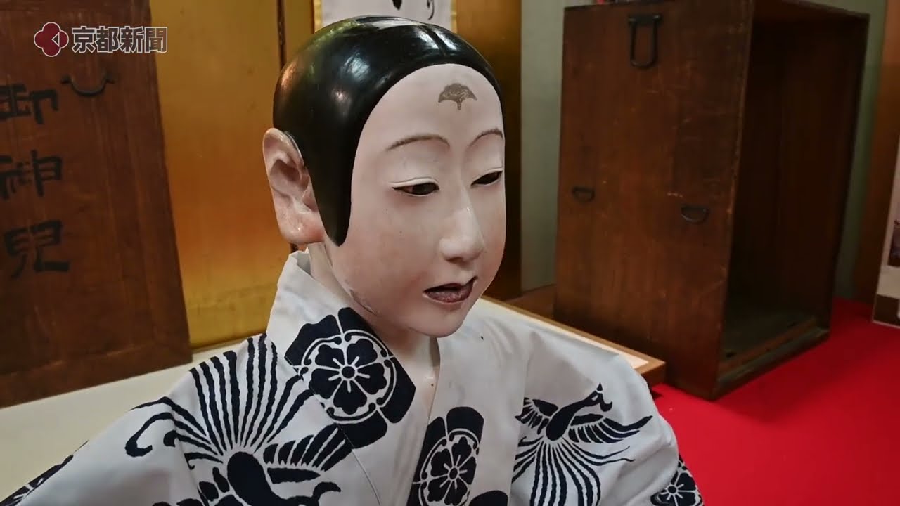 京都・祇園祭の鶏鉾、稚児人形は「実は正座できる」と発表（2024年6月27日、京都市下京区）　Announcement that a child doll can 