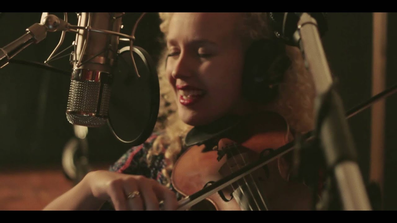 Curly Strings – Muu ei loe [Official Music Video]