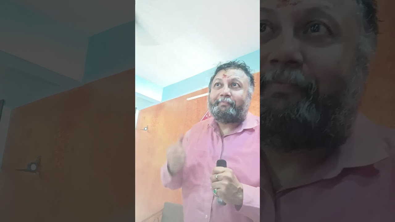 Aake Teri Bahon Mein Har Shaam Lage Sindoori