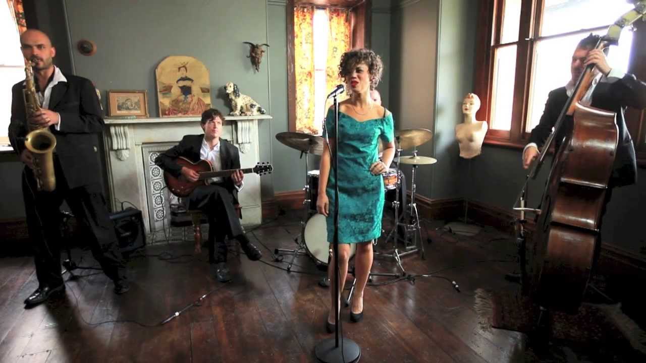Honeysuckle Rose - Stringspace Jazz Band