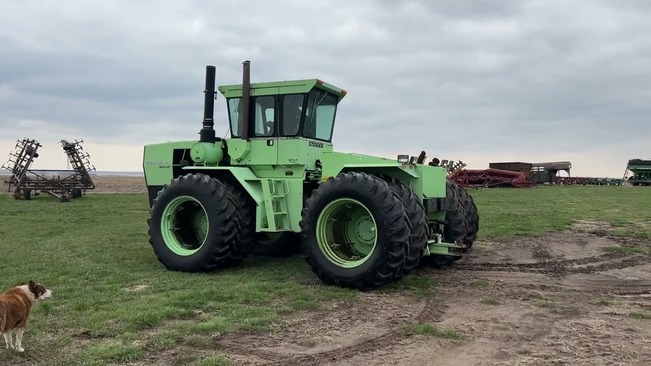 1983 Steiger Cougar KM280 Tractor