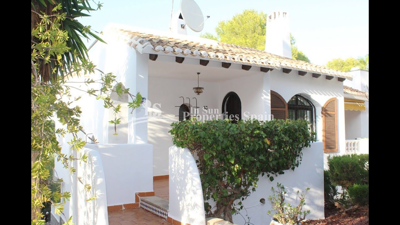 FOR SALE REF12623, Semi Detached Villa, ,3 bed, 2.5 bath, Fortuna, Villamartin Golf Course €225,000