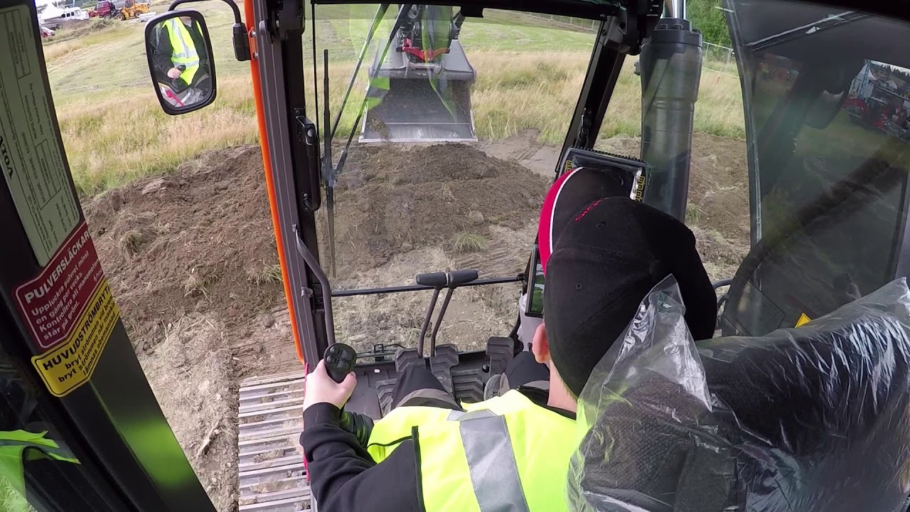 Volvo EC220EL | Rototilt R6 @ Load Up North 2017