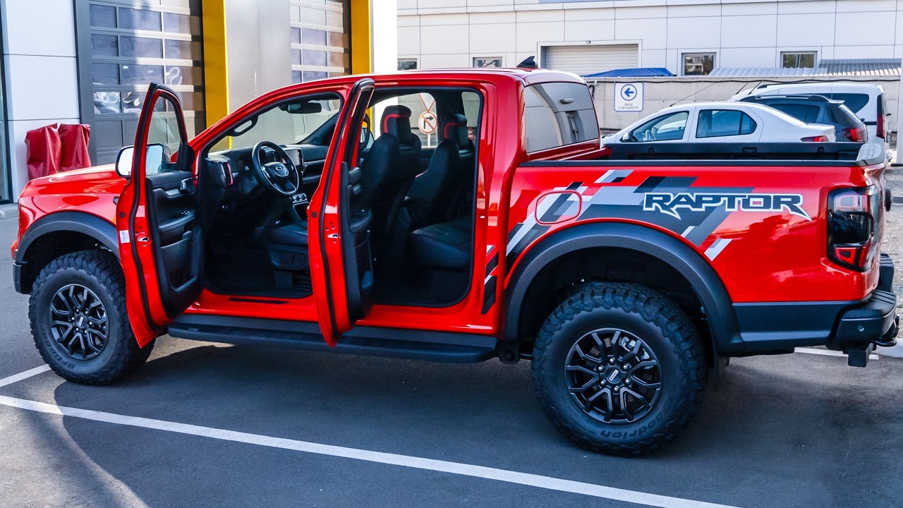 2025 Ford Ranger Raptor - Wild Pickup Truck in Detail