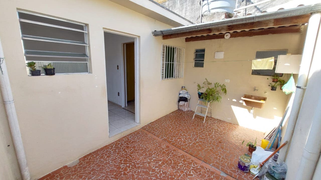 LOCAÇÃO - CASA 2 COMODOS VILA RICA