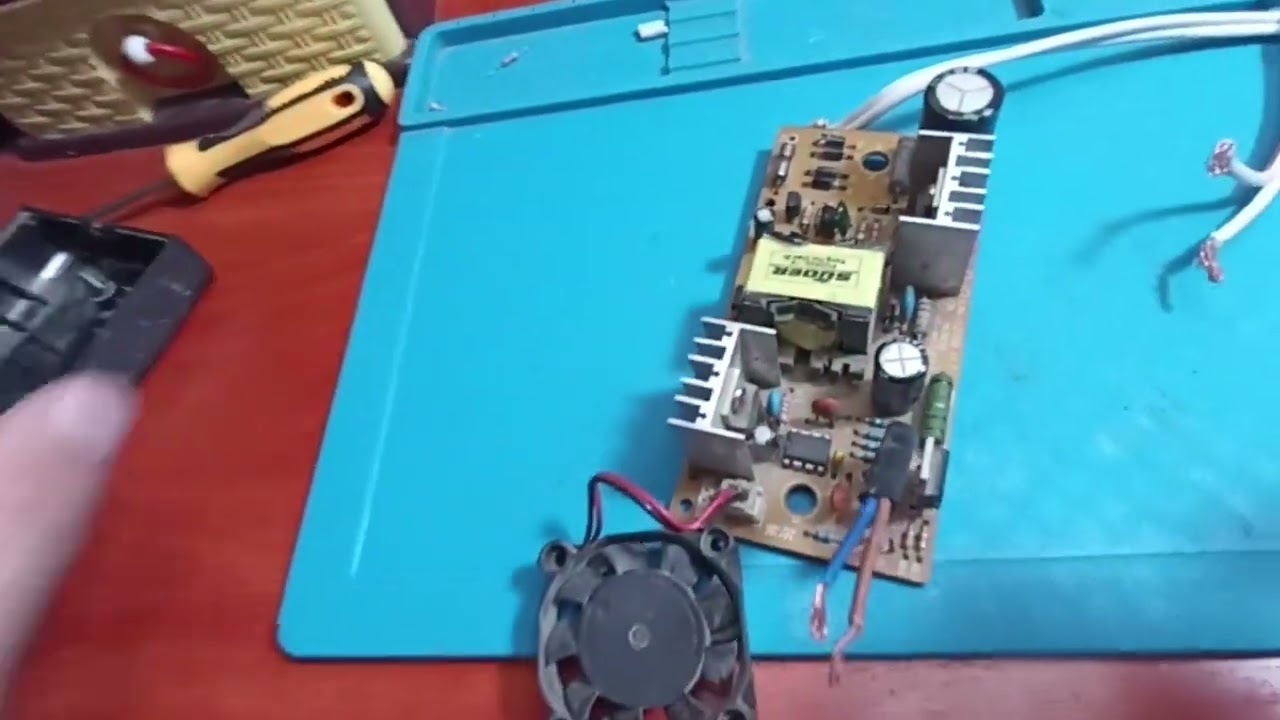 لماذا لا تشتري الكترونيات مستعملة وتقوم بإصلاحها وبيعها اصلاح شاحن 5 أمبير اسود 