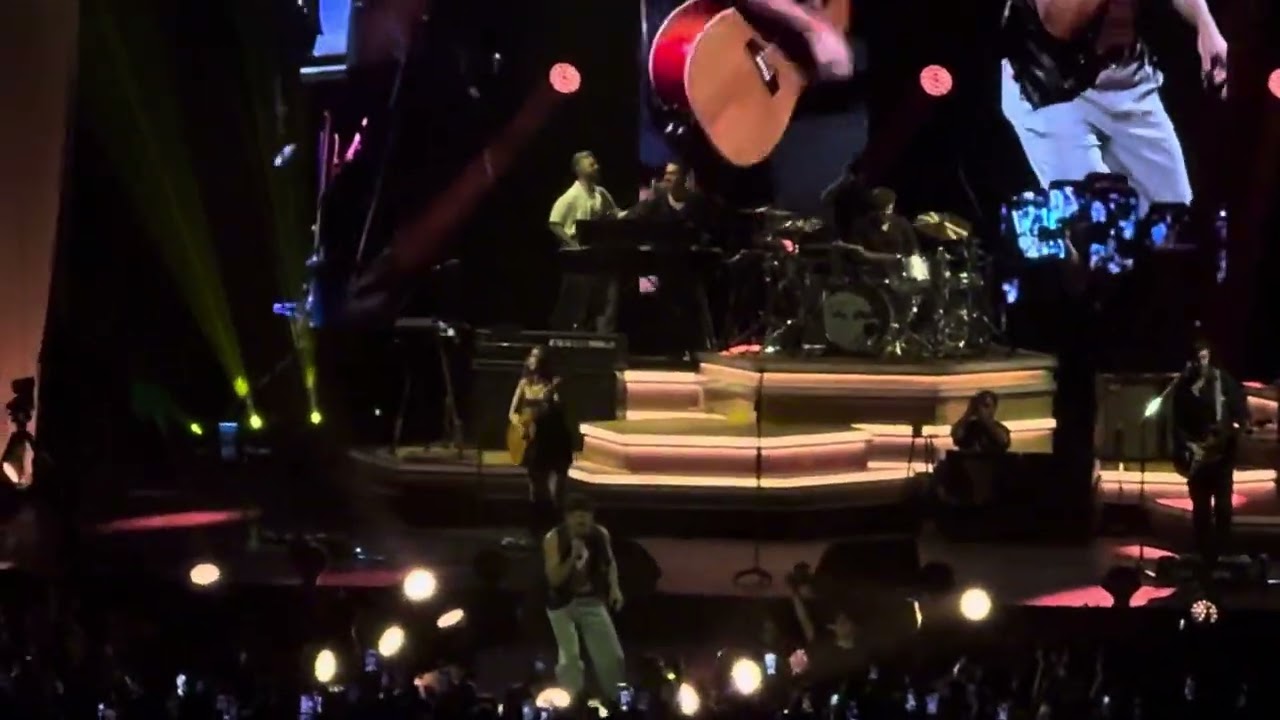 Niall Horan - Slow Hands (The Show Live on Tour London O2 Arena 03/09/24)