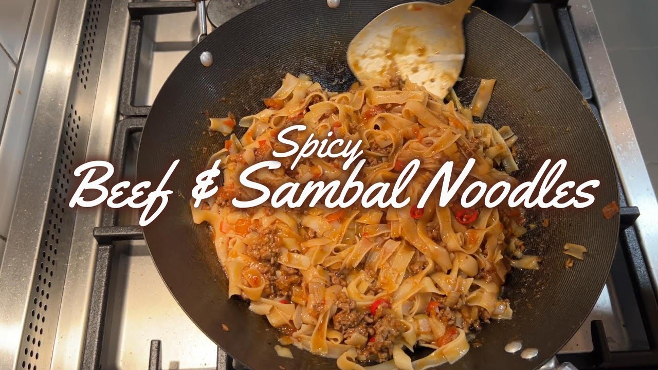 Spicy Beef & Sambal Noodles – Quick, Saucy & So Satisfying! 🍜🌶️