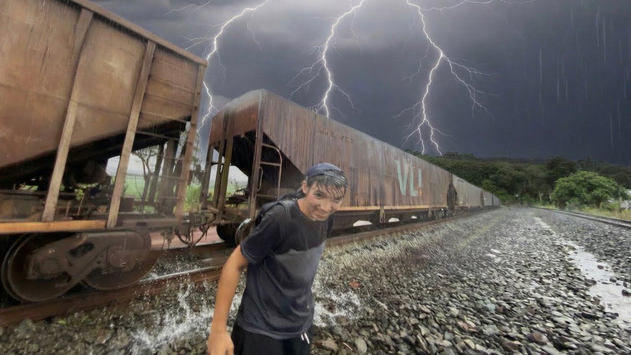 FOI EM UM TREM DESATIVADO NUMA TEMPESTADE…DEU RUIM!!! (TEMA BLACK)
