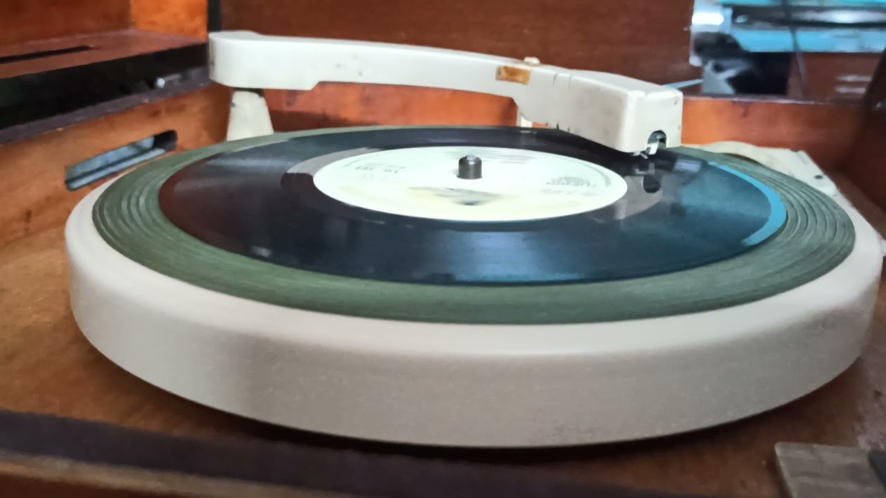 Kothay jabe tumi - Debabrata Biswas