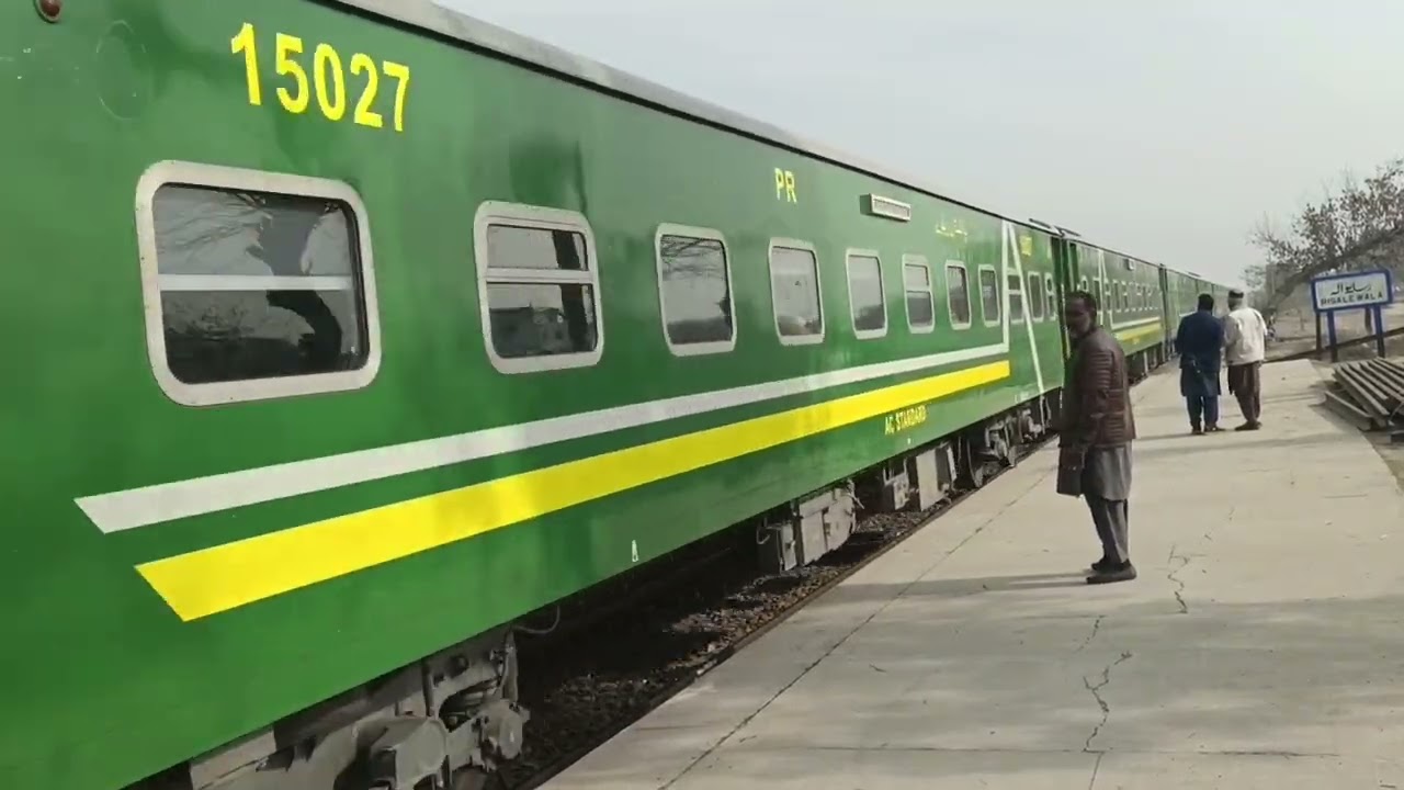 Amazing Scene One Freight And Two Passager Trains Having Cross With Each Other😱