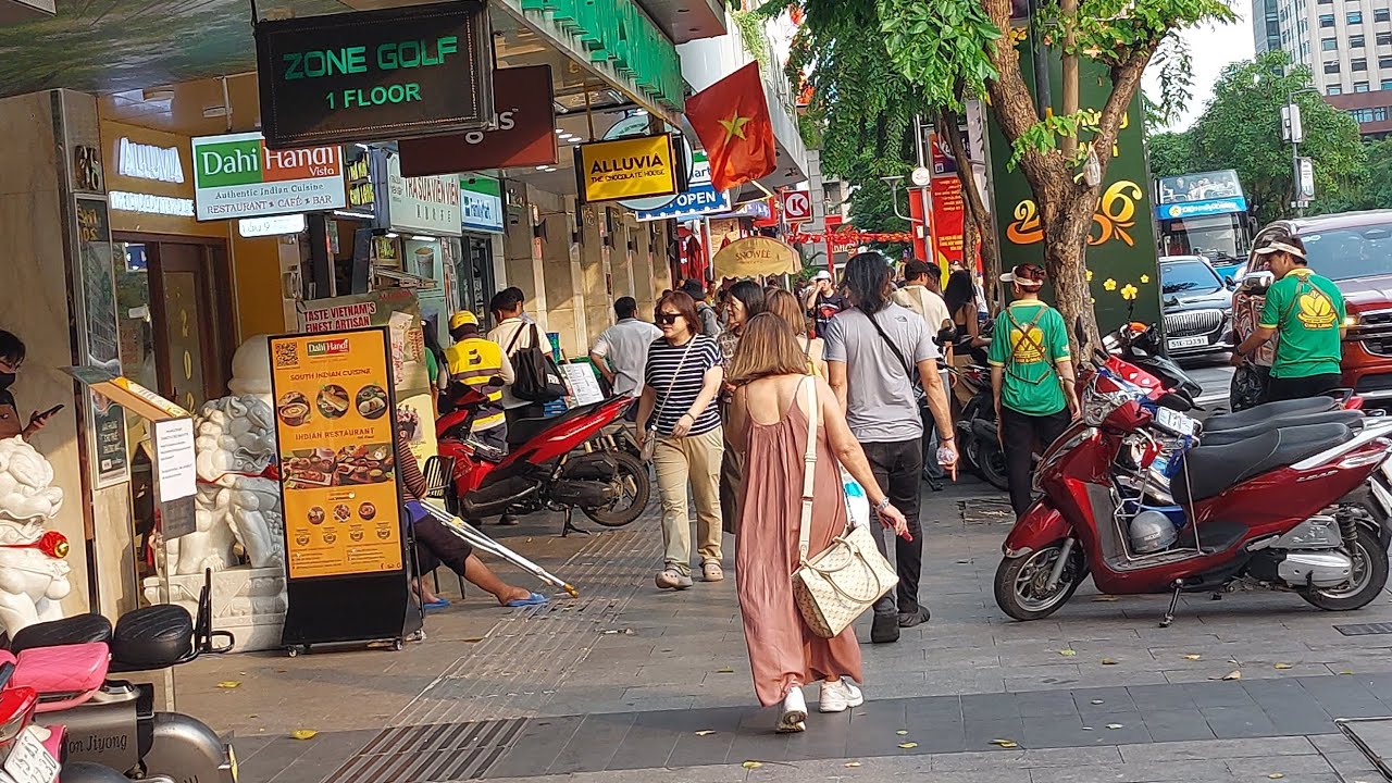 Nguyen Hue Square, HCMC, Vietnam 